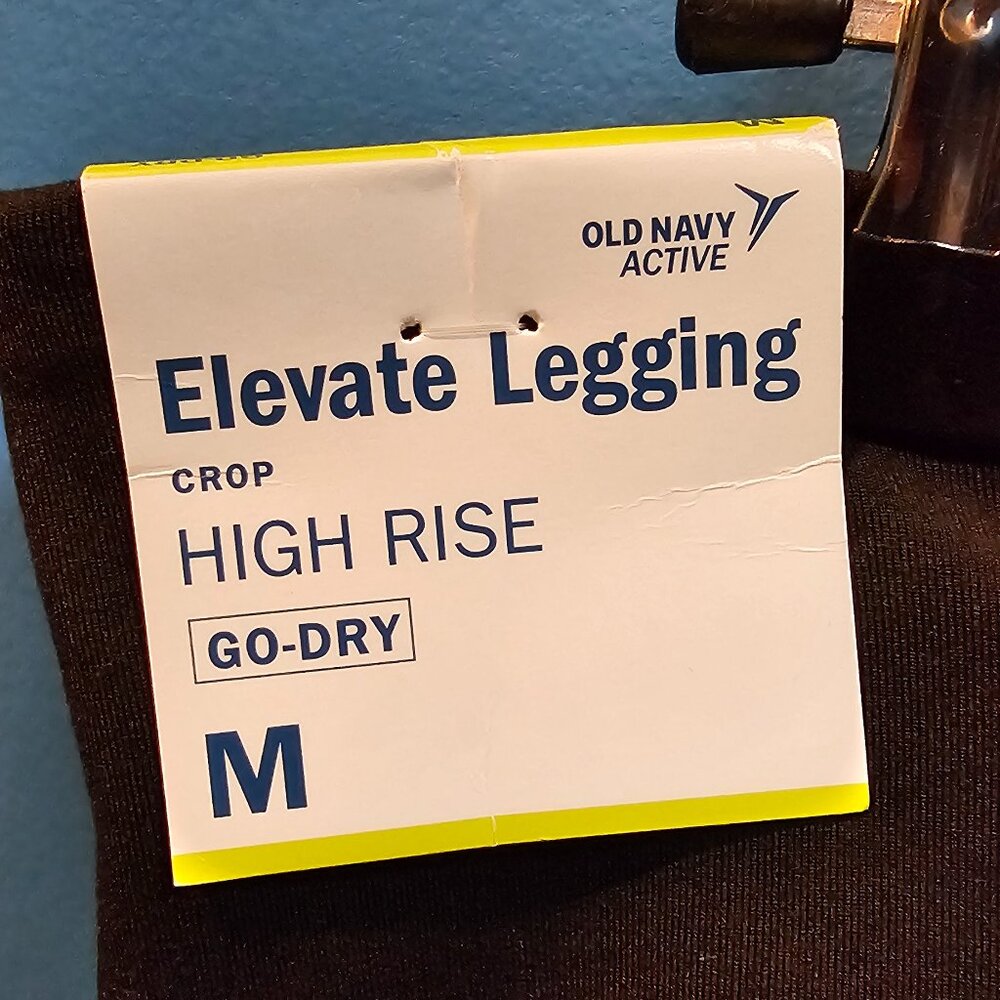 Old Navy Elevate Black crops